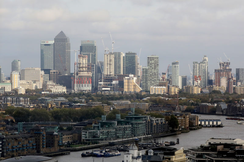 © Reuters. FILE PHOTO: General view of Canary Wharf financial district in London