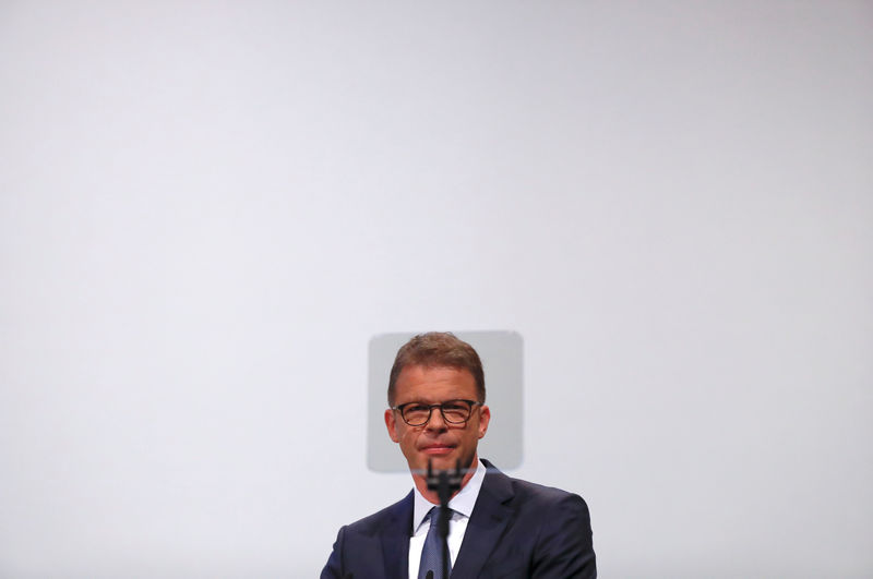 © Reuters. CEO Sewing attends the annual shareholder meeting of Deutsche Bank in Frankfurt