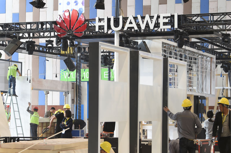 © Reuters. Estande da Huawei em exposição de empresas de tecnologia em Guizhou, na China