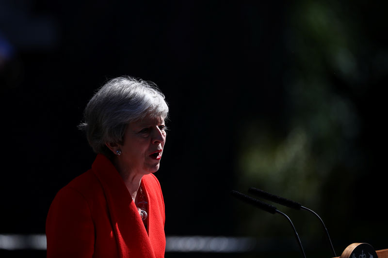 © Reuters. British Prime Minister Theresa May makes a statement