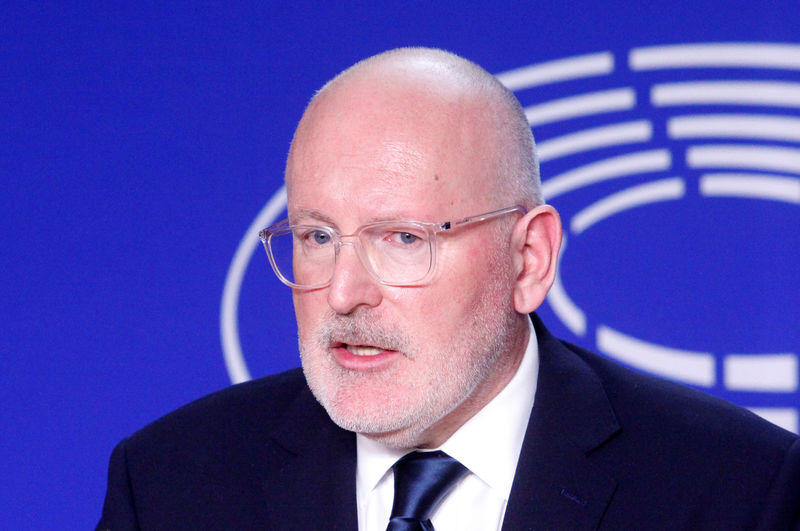 © Reuters. Frans Timmermans of the Party of European Socialists (PES) reacts during a press point after a debate which is broadcast live across Europe from the European Parliament in Brussels