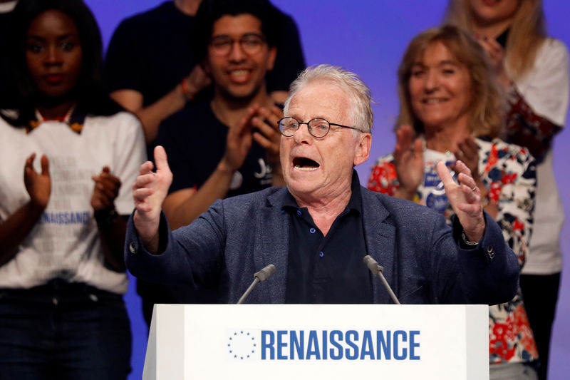 © Reuters. L'ATTAQUE DE LYON EN TOILE DE FOND DE L'ULTIME MEETING DE LAREM