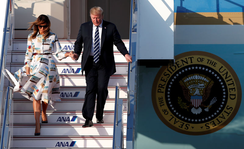 © Reuters. U.S. President Donald Trump and first lady Melania Trump visit Japan