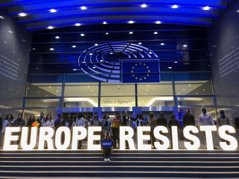 © Reuters. Protesto a favor da União Europeia em frente ao Parlamento Europeu em Bruxelas