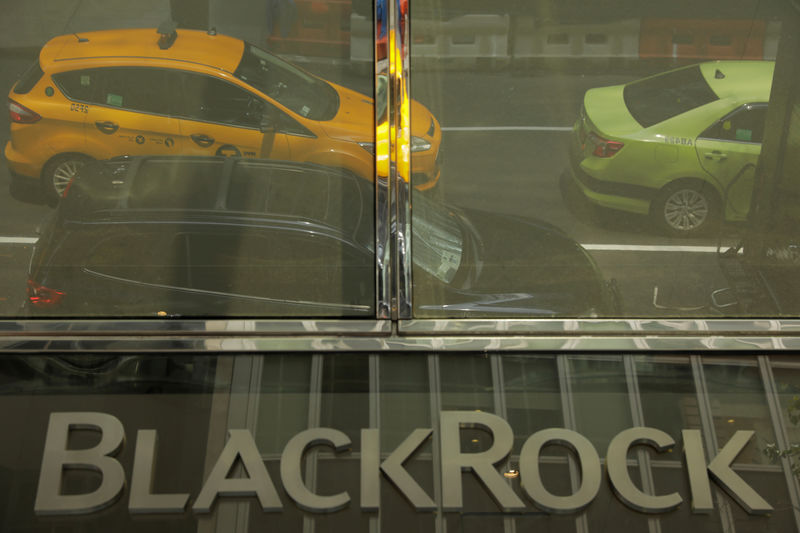 © Reuters. FILE PHOTO: A sign for BlackRock Inc hangs above its building in New York