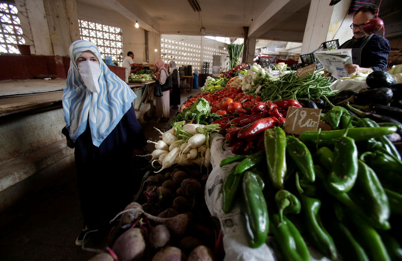 © Reuters. التضخم السنوي في الجزائر ينخفض قليلا إلى 4% في أبريل
