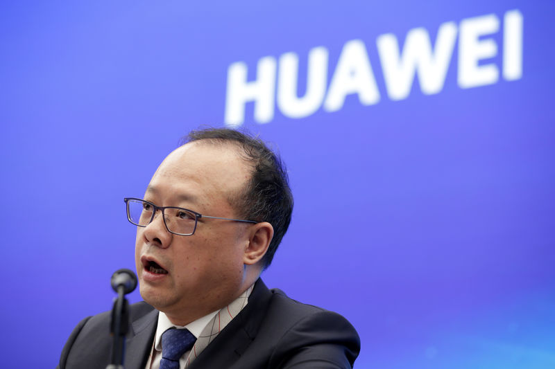 © Reuters. Huawei's Western Europe President Vincent Pang attends a news conference n Shenzhen