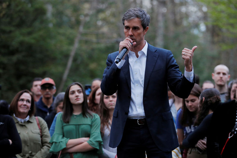 © Reuters. Democratic 2020 U.S. presidential candidate O’Rourke speaks in Salem