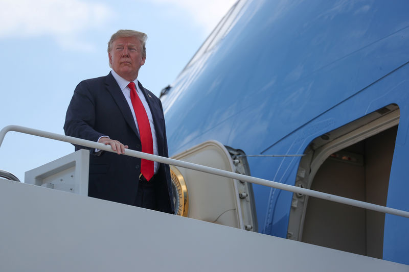 © Reuters. U.S. President Trump boards Air Force One for travel to Colorado from Joint Base Andrews, Maryland