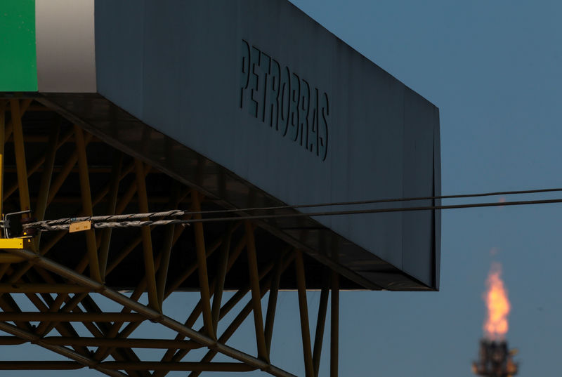 © Reuters. FILE PHOTO: The entrance of the Petrobras Alberto Pasqualini Refinery is seen in Canoas