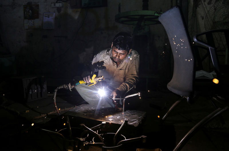 © Reuters. نمو الاقتصاد الهندي ينخفض إلى 5.8% في الربع/1 متأخرا عن الصين
