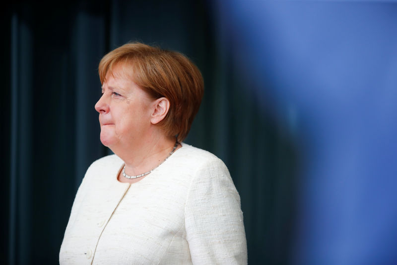 © Reuters. حزب الخضر الألماني يصعد إلى المركز الأول في استطلاع متفوقا على تكتل ميركل