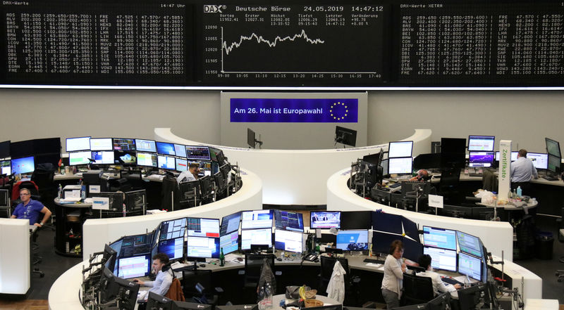 © Reuters. The German share price index DAX graph at the stock exchange in Frankfurt