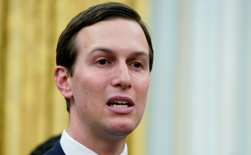 © Reuters. FILE PHOTO: White House adviser Kushner speaks during criminal justice reform bill signing ceremony at White House in Washington