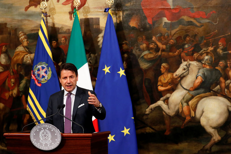 © Reuters. El primer ministro italiano, Giuseppe Conte, durante una rueda de prensa en el Palacio Chigi en Roma.