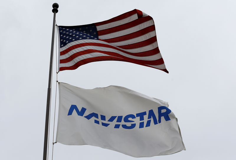© Reuters. Flags fly outside the Navistar Proving Grounds in New Carlisle