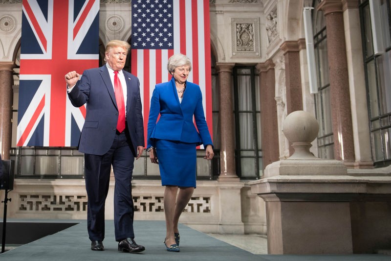 © Reuters. Presidente dos EUA, Donald Trump, e premiê britânica, Theresa May