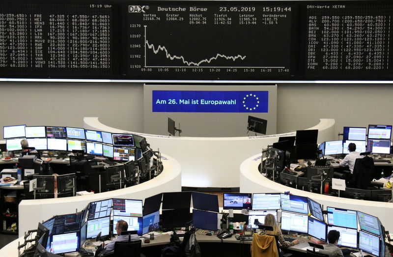 © Reuters. The German share price index DAX graph at the stock exchange in Frankfurt