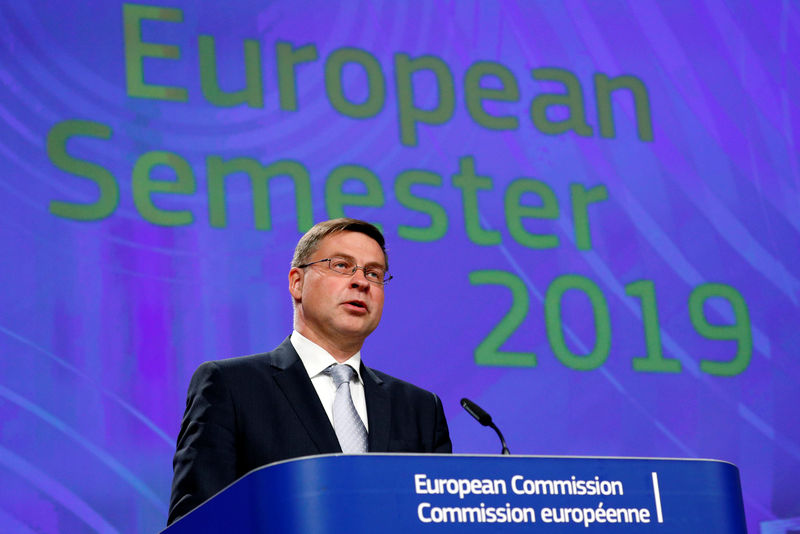 © Reuters. Valdis Dombrovskis, comissário da UE para o Euro em discurso em conferência em Bruxelas