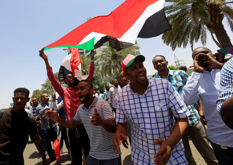 © Reuters. المعارضة السودانية ترفض دعوة المجلس العسكري للحوار