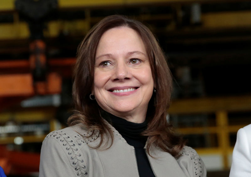 © Reuters. General Motors Chief Executive Officer Mary Barra poses after making an announcement of a major investment focused on the development of GM future technologies at the GM Orion Assembly Plant in Lake Orion