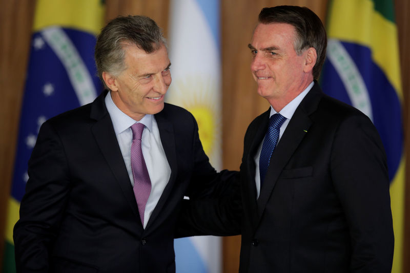 © Reuters. Presidente argentino, Mauricio Macri, e presidente do Brasil, Jair Bolsonaro, em Brasília