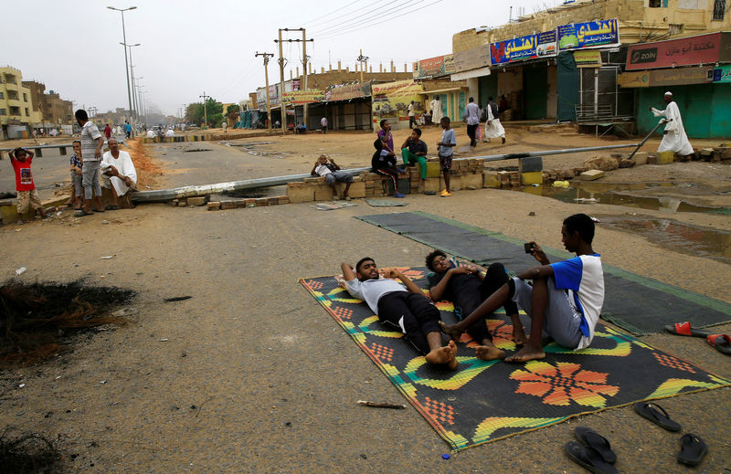 © Reuters. حقائق-اللاعبون الكبار والقوى الرئيسية الفاعلة في اضطرابات السودان