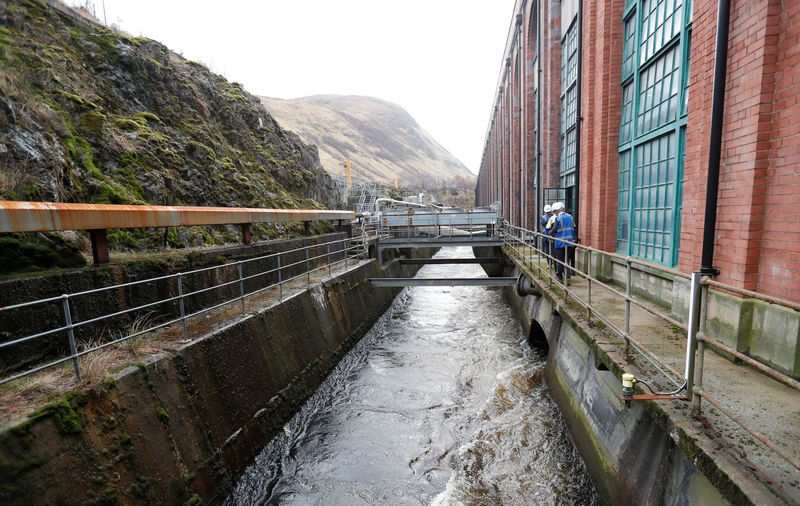 © Reuters. A view of the Lochaber Aluminium smelter and hydroelectric site, which is owned by Sanjeev Gupta's GFG Alliance, at Fort William