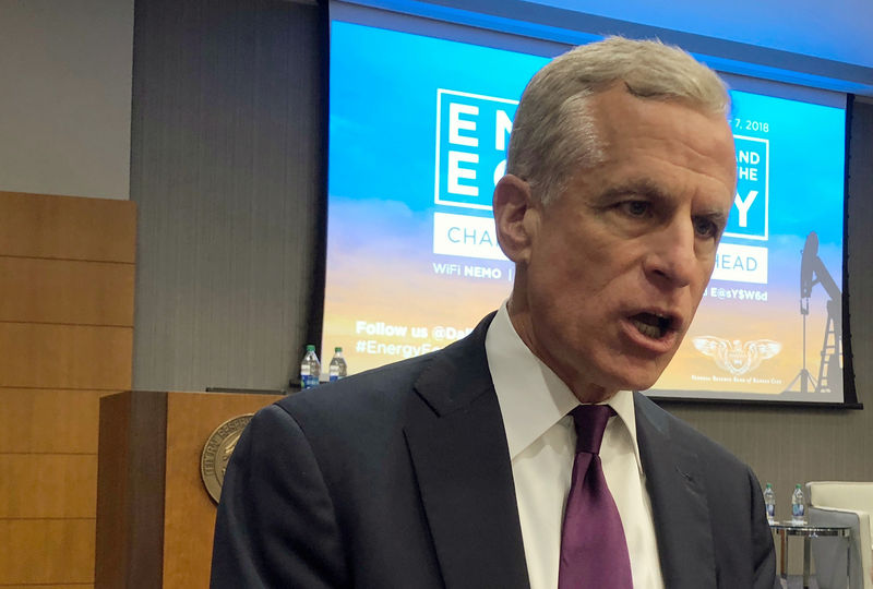 © Reuters. FILE PHOTO: Dallas Federal Reserve Bank President Kaplan speaks in Dallas