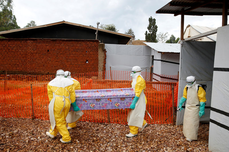 © Reuters. الصحة العالمية: نحو ربع حالات الإصابة بالإيبولا في الكونجو لا يتم رصدها