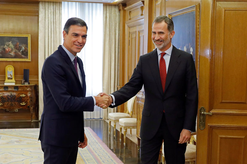 © Reuters. سانتشيث يقول إنه سيسعى لتصديق البرلمان الإسباني على رئاسته للوزراء