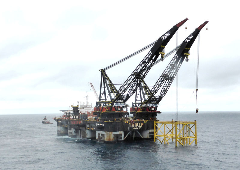 © Reuters. A view of Equinor's oil platform in Johan Sverdrup oilfield in the North Sea