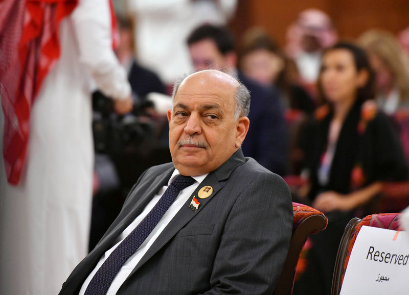 © Reuters. Iraqi Oil Minister Thamer Ghadhban attends a news conference after the OPEC 14th Meeting of the Joint Ministerial Monitoring Committee in Jeddah