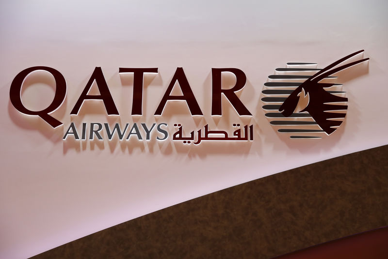 © Reuters. Логотип авиакомпании Qatar Airways на Международной туристической бирже в Берлине (ITB Berlin)