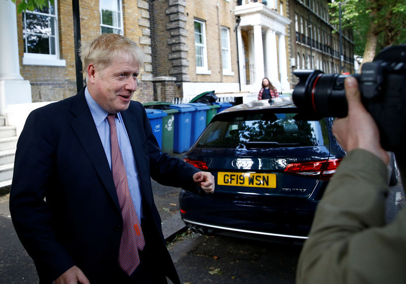 © Reuters. El exsecretario de Relaciones Exteriores británico Boris Johnson, en Londres