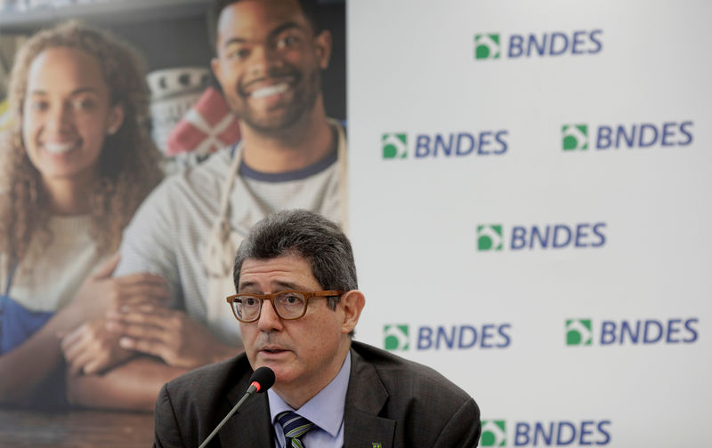 © Reuters. Presidente do BNDES, Joaquim Levy, dá entrevista coletiva no Rio de Janeiro
