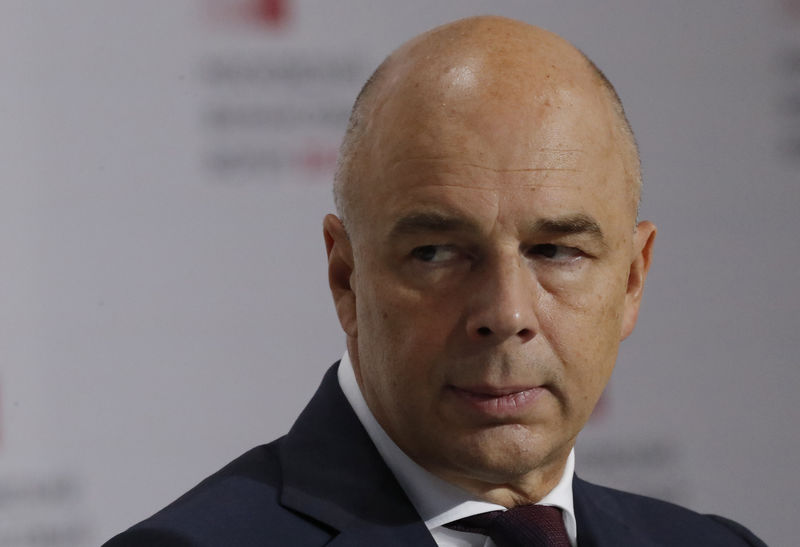 © Reuters. FILE PHOTO: Russian Finance Minister Siluanov attends a session of the Moscow Financial Forum in Moscow