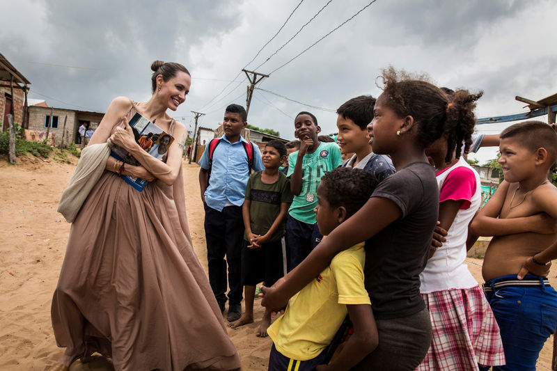 © Reuters. أنجلينا جولي تحث المجتمع الدولي على مساعدة أطفال فنزويلا