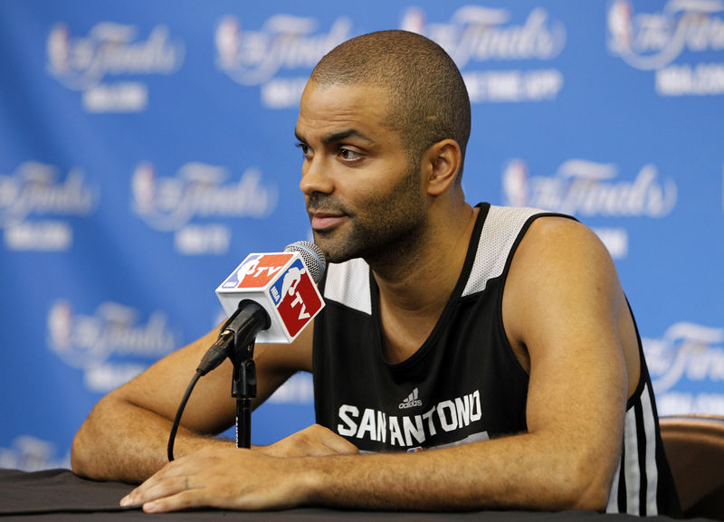 © Reuters. FILE PHOTO - San Antonio Spurs guard Parker speaks during a media session for their NBA Finals basketball series in San Antonio