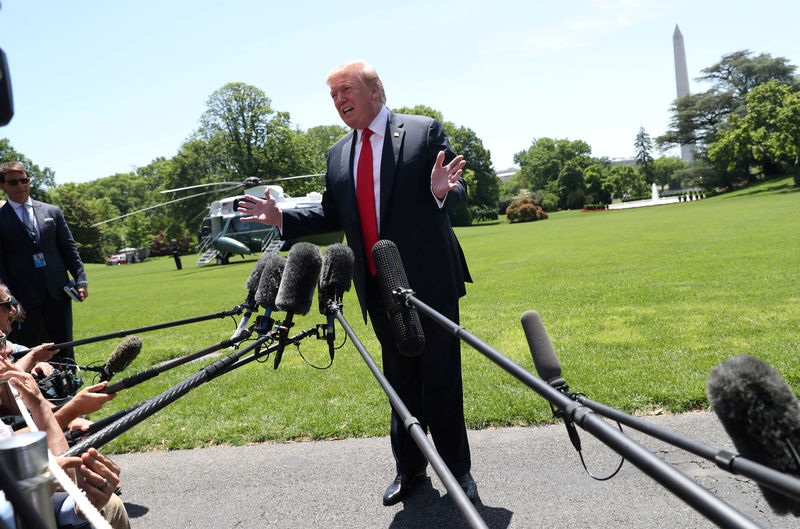 © Reuters. U.S. President Trump departs for travel to Japan from the White House in Washington