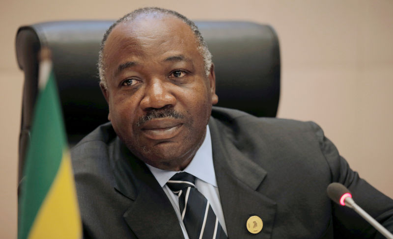 © Reuters. FILE PHOTO: Gabon's President Ali Bongo Ondimba addresses a meeting on climate change at the 30th Ordinary Session of the Assembly of the Heads of State and the Government of the African Union in Addis Ababa