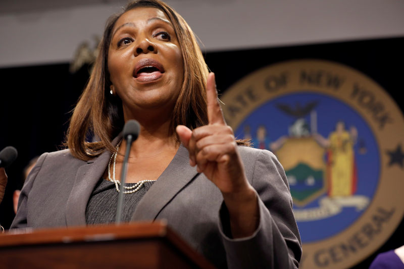 © Reuters. New York State Attorney General Letitia James speaks at a news conference in New York