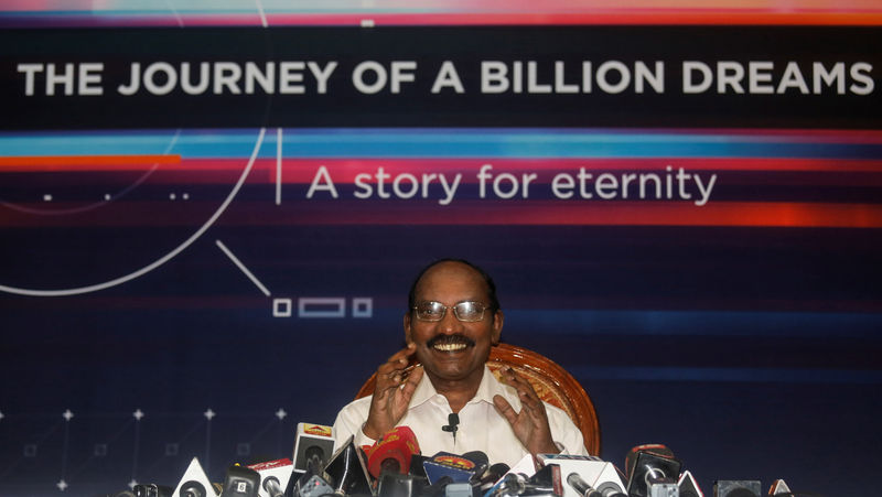 © Reuters. Kailasavadivoo Sivan, chairperson of the Indian Space Research Organization (ISRO), attends a news conference at its headquarters in Bengaluru