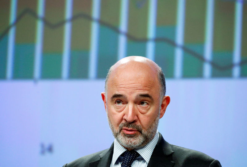 © Reuters. EU Commissioner Moscovici presents the EU executive's economic forecasts in Brussels