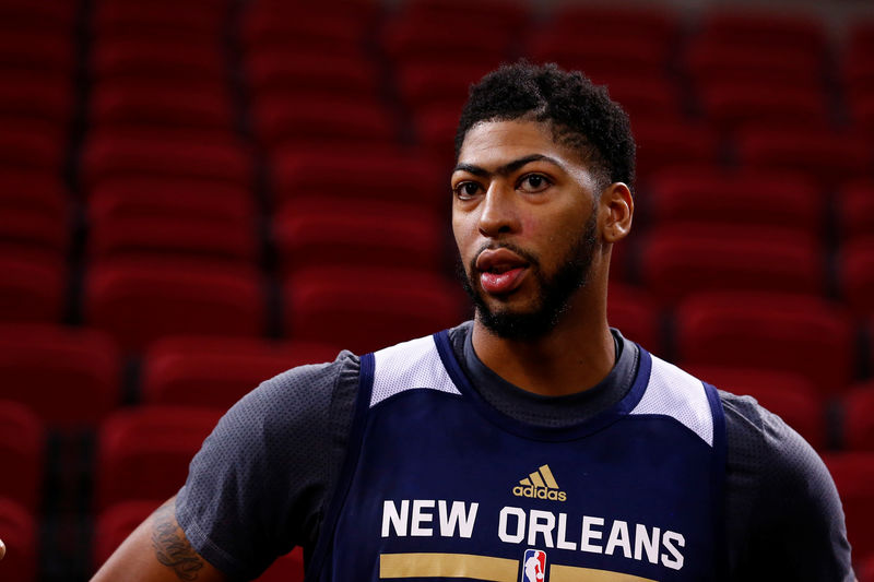 © Reuters. FILE PHOTO: NBA New Orleans Pelicans preseason training session