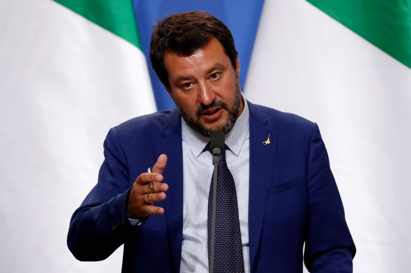 © Reuters. FILE PHOTO: Italian Deputy PM Salvini and Hungarian PM Orban hold a joint news conference in Budapest