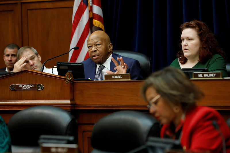 © Reuters. House Oversight and Reform Committee votes on whether to find Attorney General William Barr and Commerce Secretary Wilbur Ross in contempt of Congress for withholding Census documents