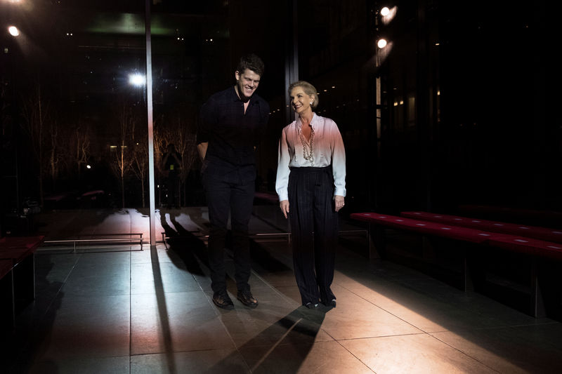 © Reuters. Designer Carolina Herrera and Wes Gordon, the newly named creative director of her label, are seen before presenting the Fall/Winter Women's 2018 show during New York Fashion Week