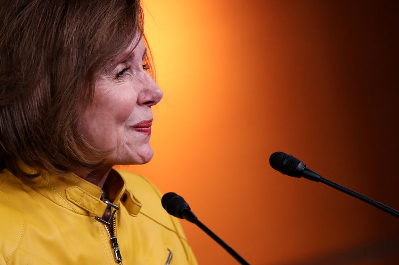 © Reuters. U.S. House Speaker Pelosi holds her weekly news conference on Capitol Hill in Washington