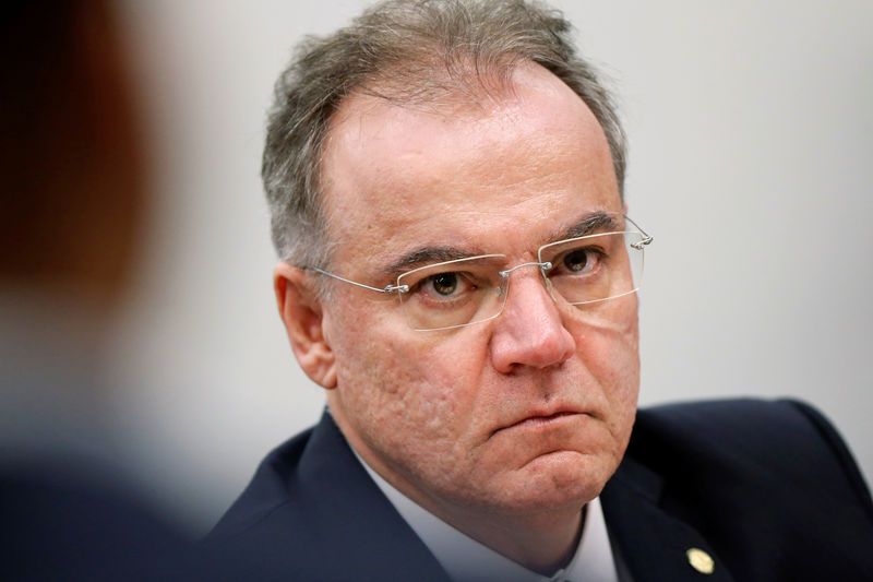 © Reuters. Relator da reforma da Previdência, Samuel Moreira, durante sessão da comissão especial da Câmara